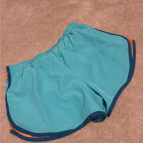 Nike Shorts - Picture 5 of 6